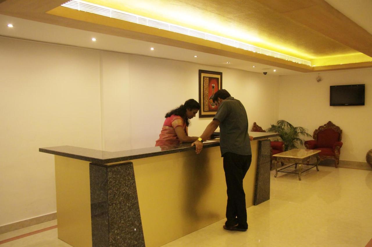 Hotel Rajadhani Thiruvananthapuram Eksteriør bilde